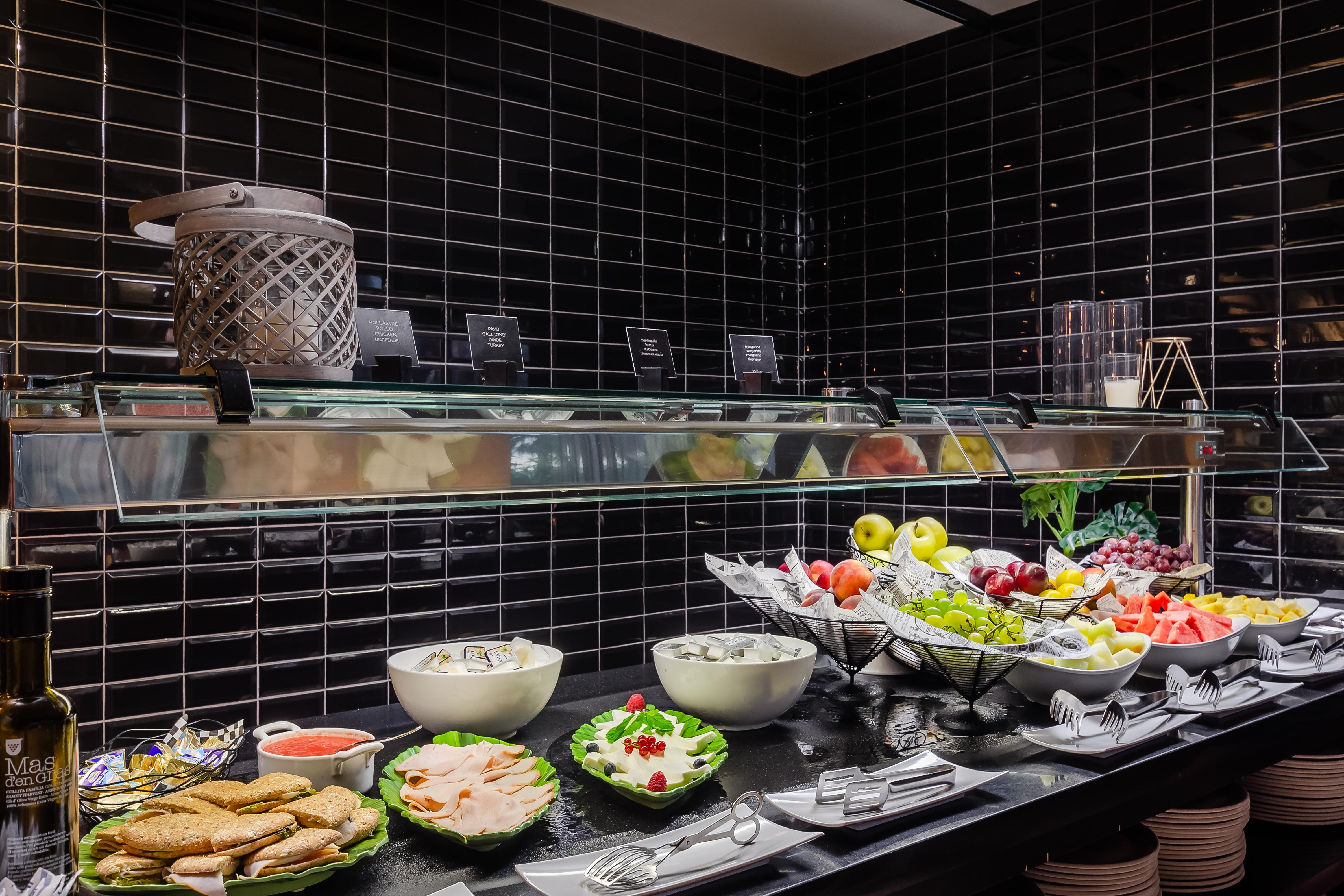 Gran Palas Hotel - Spa Incluido La Pineda Exterior photo A salad bar